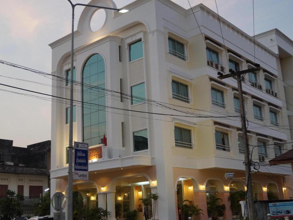 Seng Aroun Hotel Pakse Exterior foto